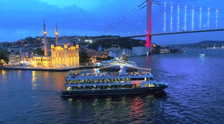 Ramazan´a özel İstanbul Camiiler ve Boğaz Turu Eşliğinde İftar Yemeği 22 Mart