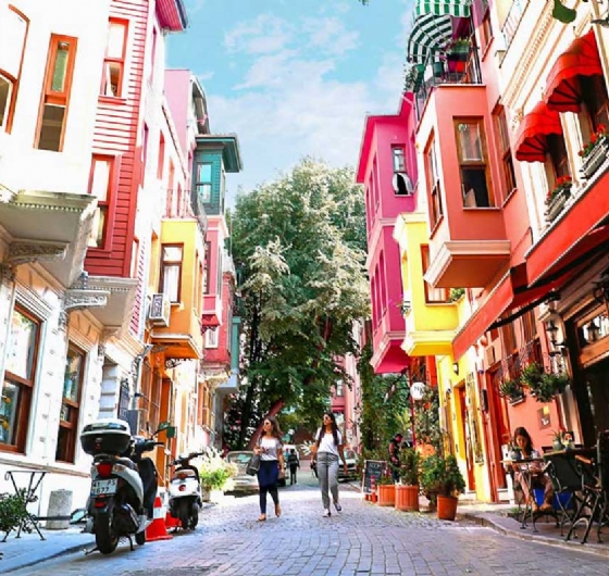 GÜNÜBİRLİK ÜSKÜDAR-KUZGUNCUK-BEYLERBEYİ SARAYI TURU 5 NİSAN