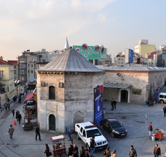 Şehrin Kalbinde Bir Yolculuk  Taksim’den Karaköy’e Hikâyelerle İstanbul  16 Mayıs