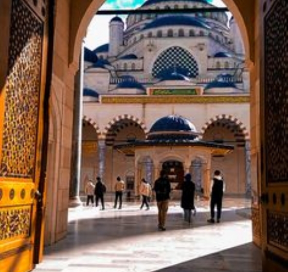 Regaib Kandili´ne Özel Çamlıca Camii´nde Kandil Namazı 25 Aralık