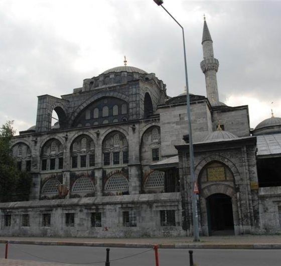 Şehrin Kalbinde Bir Yolculuk  Taksim’den Karaköy’e Hikâyelerle İstanbul  23 Mayıs