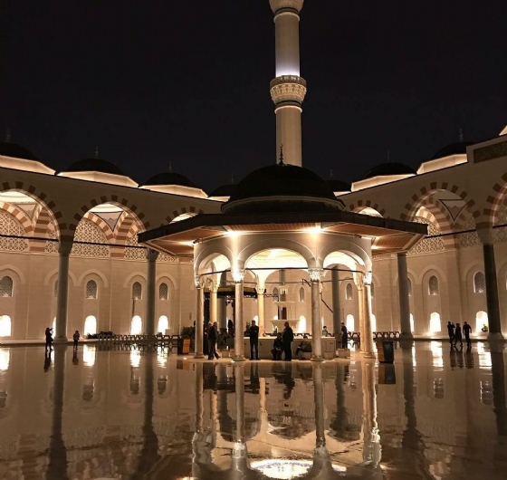 Regaib Kandili´ne Özel Çamlıca Camii´nde Kandil Namazı 25 Aralık