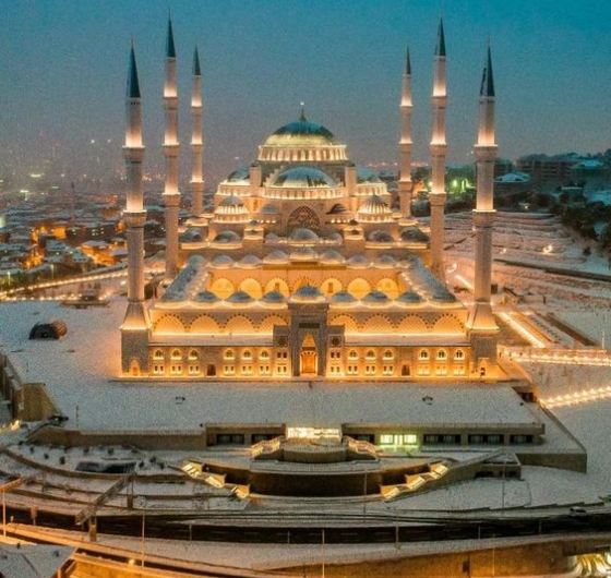 Regaib Kandili´ne Özel Çamlıca Camii´nde Kandil Namazı 25 Aralık